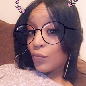 Meet your Posher, Regina